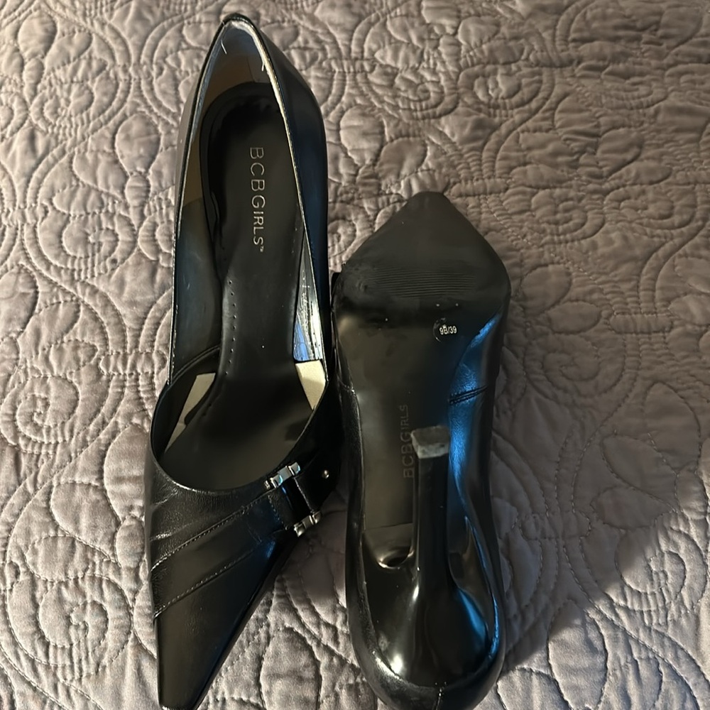 BCBG Shoes - Picture 2 of 3